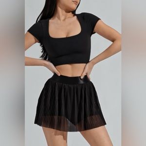 BuffBunny Point Pleated Skort - M - Black - Never Worn